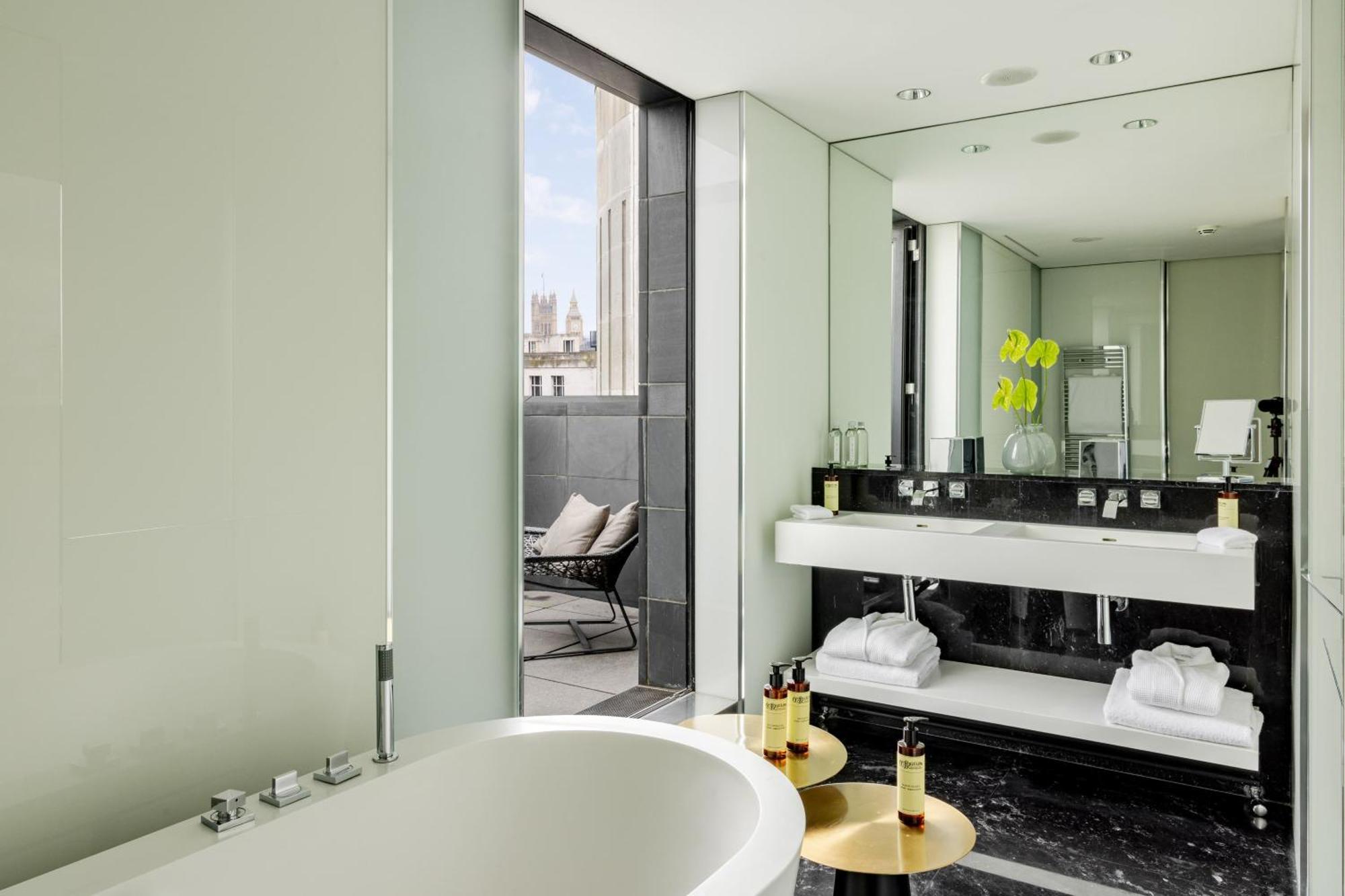 Due Camere Ultimate ME + Attico su 2 Livelli